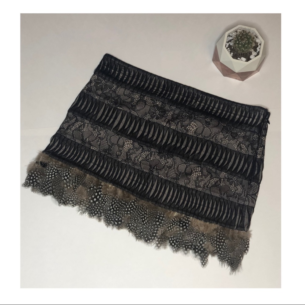❤️BEBE Feather and Lace skirt - 2